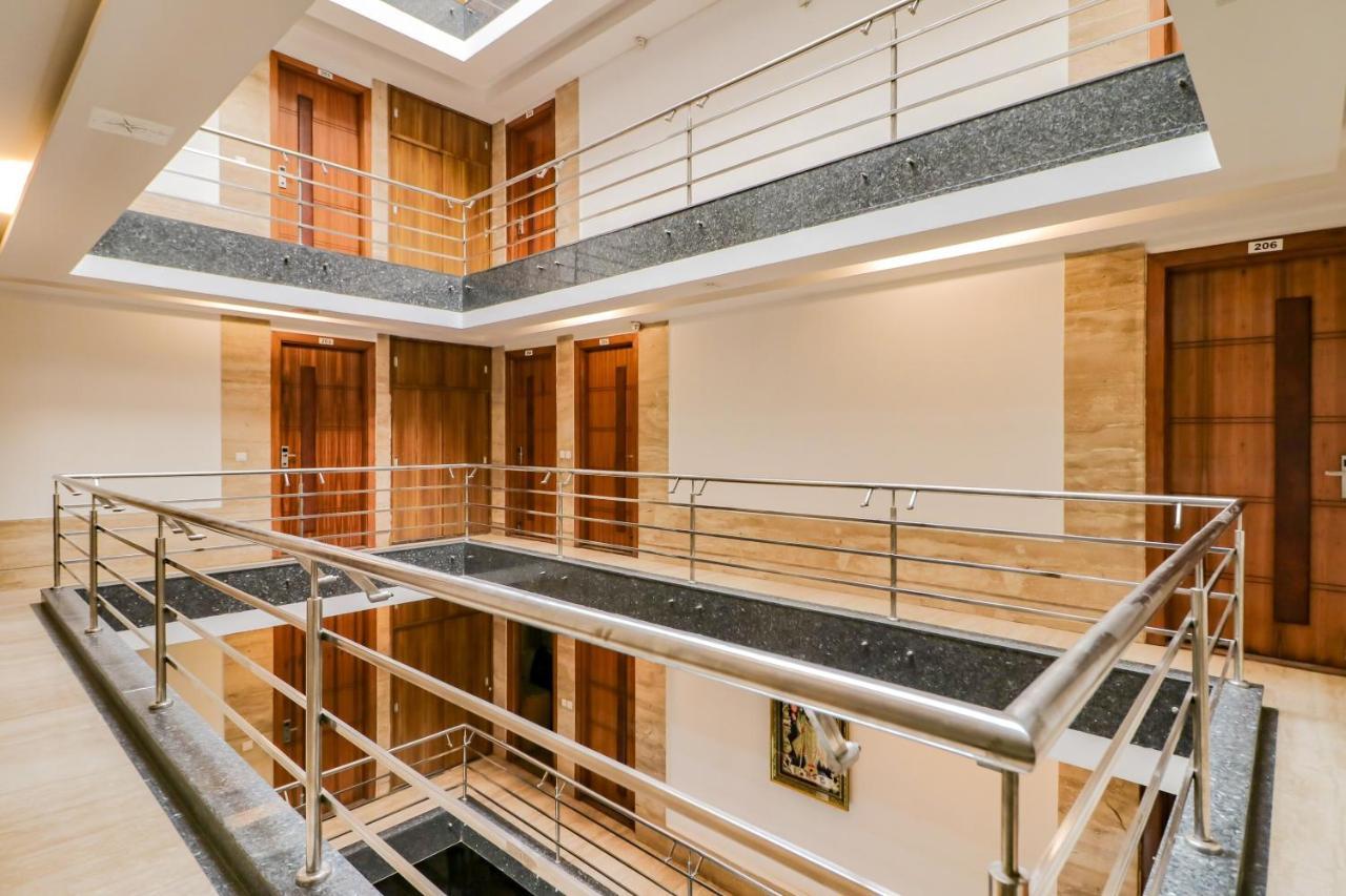 Townhouse 939 Hotel Gagan Inn Near Satyam Inox Patel Nagar Нью-Дели Экстерьер фото