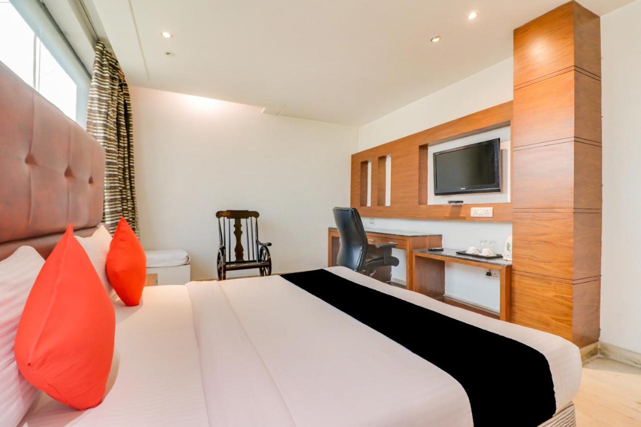Townhouse 939 Hotel Gagan Inn Near Satyam Inox Patel Nagar Нью-Дели Экстерьер фото