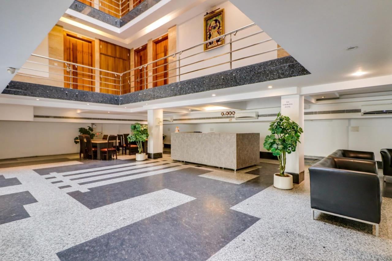 Townhouse 939 Hotel Gagan Inn Near Satyam Inox Patel Nagar Нью-Дели Экстерьер фото