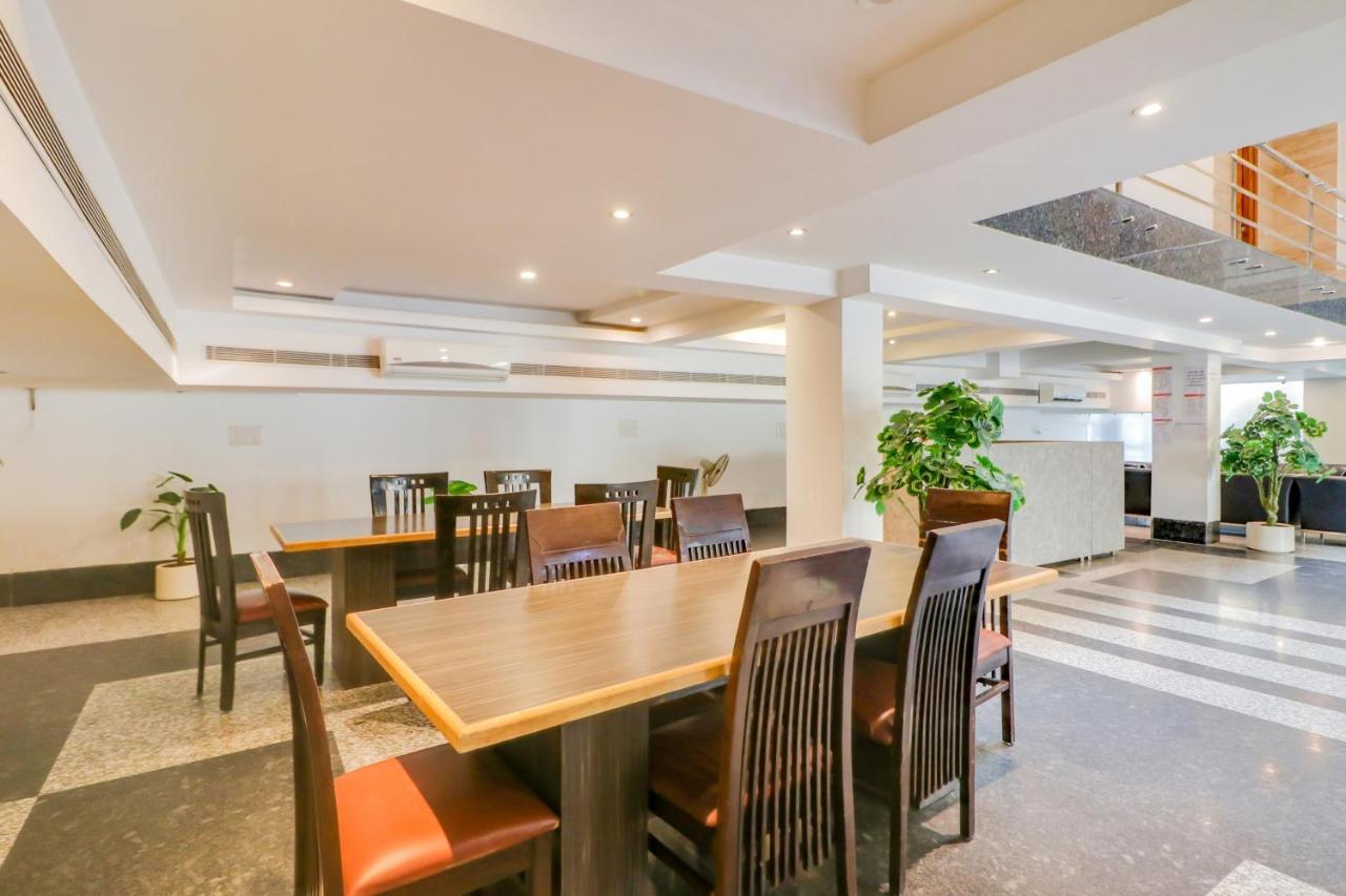 Townhouse 939 Hotel Gagan Inn Near Satyam Inox Patel Nagar Нью-Дели Экстерьер фото
